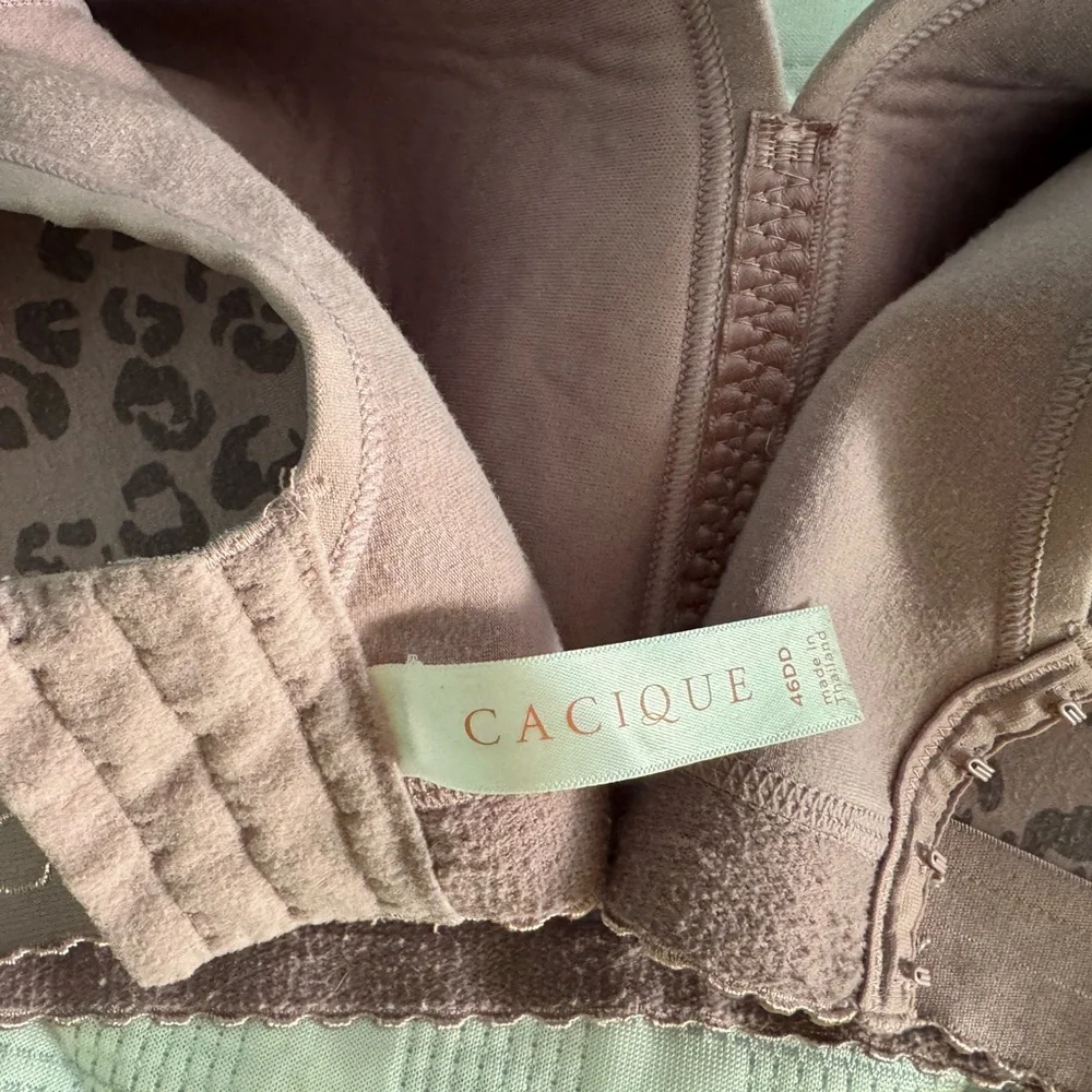 Lot of 7 Cacique Wire Free Bras 46DD - Picture 10 of 16